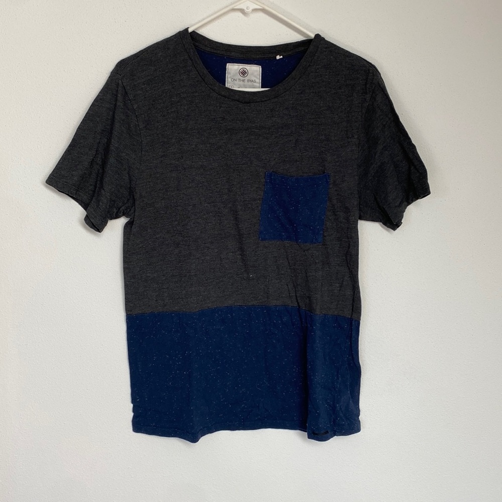 3 front pocket T-shirts